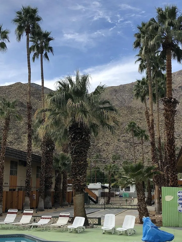 Desert Lodge Palm Springs Motel