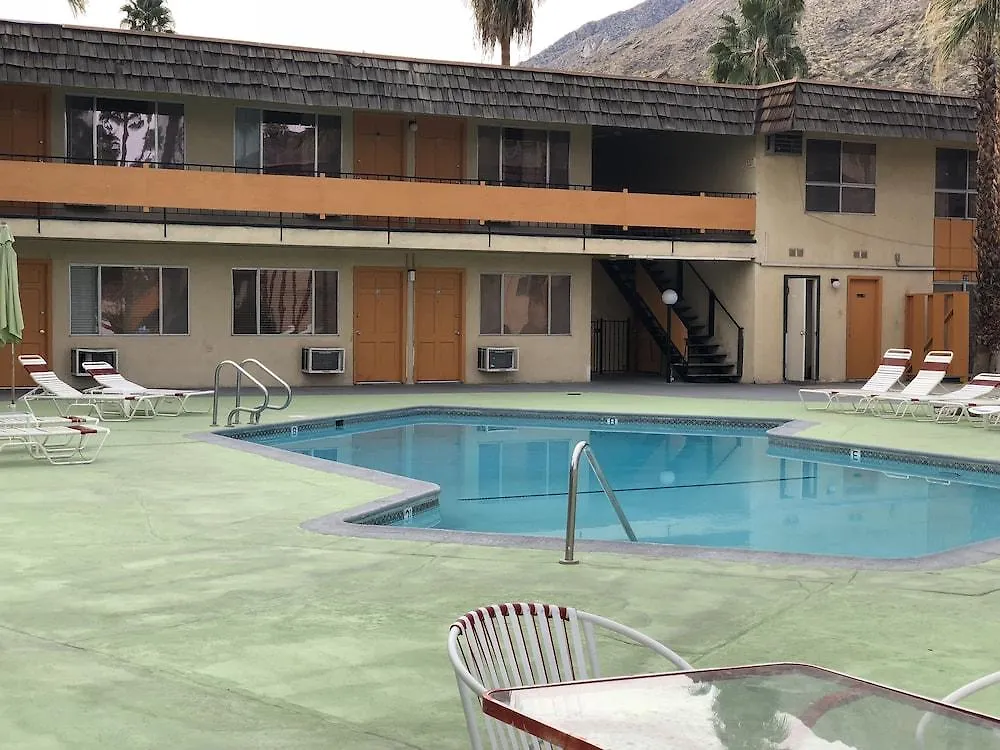 Desert Lodge Palm Springs 2*,